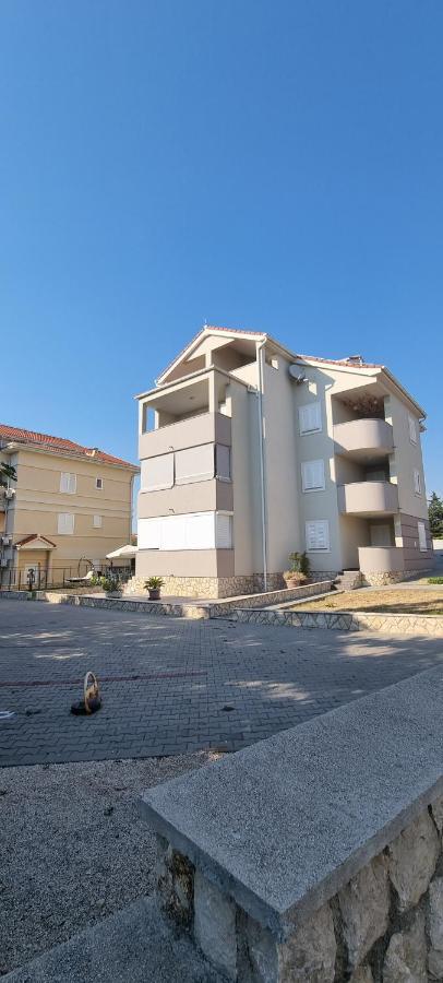 Florena Novalja Exterior photo
