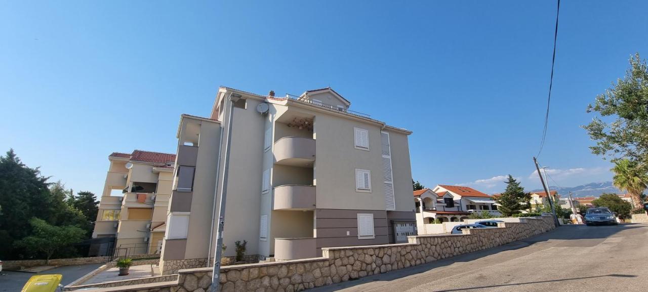 Florena Novalja Exterior photo